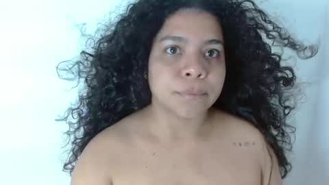 Yuli and SaraIndependent model online show from January 15, 2025, 12:15 pm