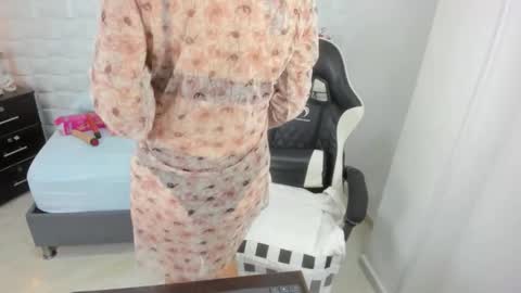 Snapshot of yulitza1025 chatting on October 24, 2025, 3:30 pm Y U L I T Z A online show from October 24, 2025, 3:30 pm