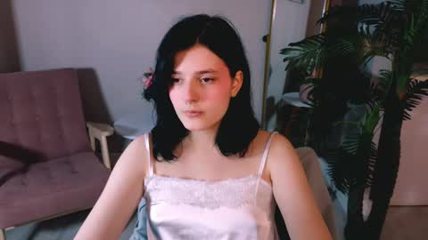 Yumi online show from April 12, 2026, 1:38 pm