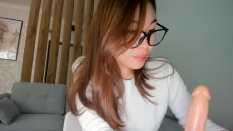 Yumi online show from October 1, 2025, 6:19 am