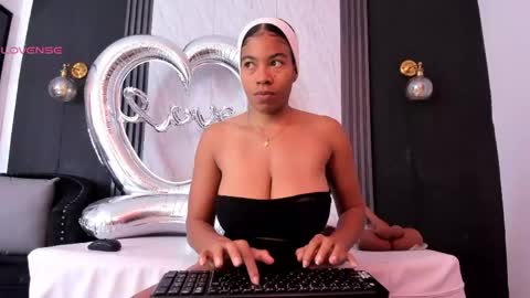 Yummyduo online show from May 3, 2026, 11:05 am