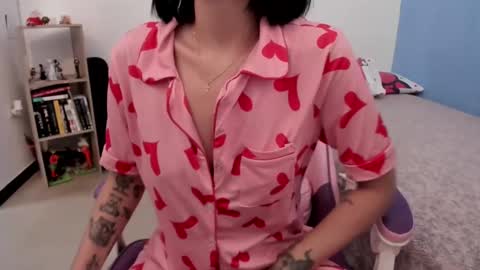 Yuna online show from January 3, 2025, 3:55 pm