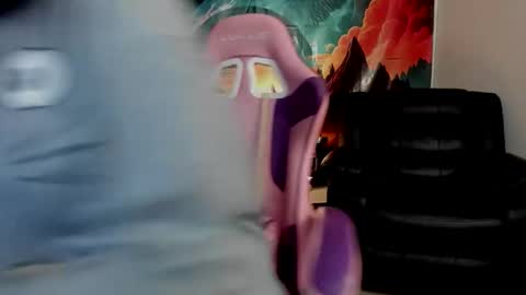 Yuna online show from December 5, 2025, 3:41 pm