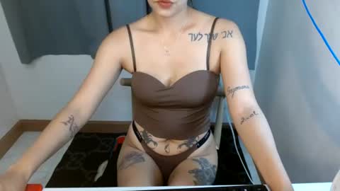 Snapshot of yunahuntrixx chatting on June 27, 2026, 10:09 am yunahuntrixx online show from June 27, 2026, 10:09 am