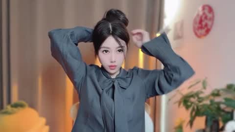 YunEr online show from February 9, 2026, 5:11 am