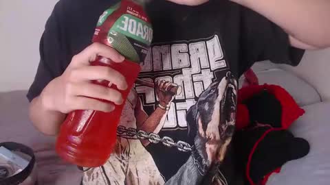 Snapshot of yungelitamor_ chatting on March 6, 2025, 5:46 am ELITA online show from March 6, 2025, 5:46 am