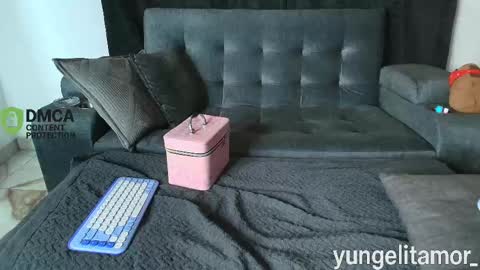 Snapshot of yungelitamor_ chatting on October 3, 2025, 4:53 am ELITA online show from October 3, 2025, 4:53 am