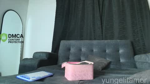 Snapshot of yungelitamor_ chatting on November 21, 2025, 5:06 am ELITA online show from November 21, 2025, 5:06 am