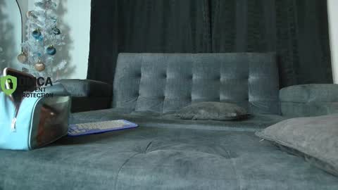 Snapshot of yungelitamor_ chatting on December 21, 2025, 4:41 am ELITA online show from December 21, 2025, 4:41 am