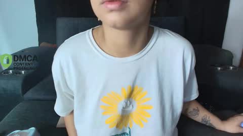 Snapshot of yungelitamor_ chatting on January 15, 2026, 5:01 am ELITA online show from January 15, 2026, 5:01 am