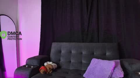 Snapshot of yungelitamor_ chatting on April 11, 2026, 7:45 am ELITA online show from April 11, 2026, 7:45 am