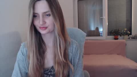 Snapshot of yungflora chatting on April 6, 2026, 10:22 pm Berry online show from April 6, 2026, 10:22 pm