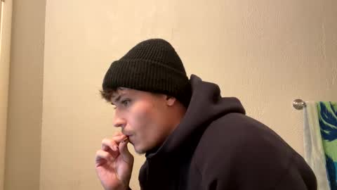 Snapshot of yungstudbev chatting on December 22, 2024, 11:20 pm yungstudbev online show from December 22, 2024, 11:20 pm