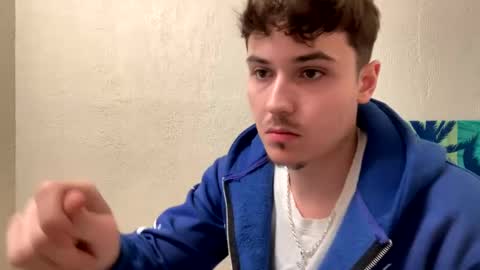 Snapshot of yungstudbev chatting on December 26, 2024, 4:43 am yungstudbev online show from December 26, 2024, 4:43 am