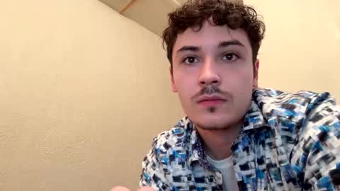 Snapshot of yungstudbev chatting on October 7, 2025, 5:32 pm yungstudbev online show from October 7, 2025, 5:32 pm