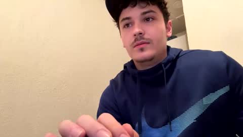 Snapshot of yungstudbev chatting on October 8, 2025, 11:35 pm yungstudbev online show from October 8, 2025, 11:35 pm