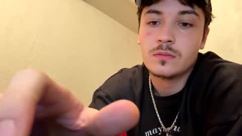 Snapshot of yungstudbev chatting on October 19, 2025, 12:44 am yungstudbev online show from October 19, 2025, 12:44 am