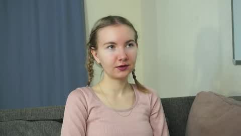 Alesia online show from December 23, 2025, 7:39 am