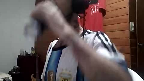 Yuumi online show from April 12, 2026, 5:45 am