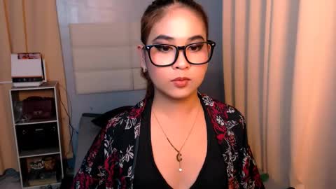 Snapshot of yvannasilva18 chatting on February 22, 2025, 1:35 pm jai online show from February 22, 2025, 1:35 pm