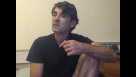 Snapshot of yvesstorm5 chatting on January 4, 2025, 7:44 pm yvesstorm5 online show from January 4, 2025, 7:44 pm