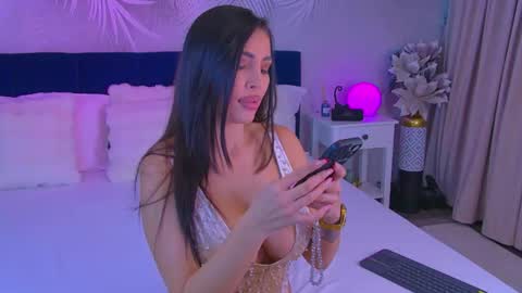 Snapshot of yviesweet chatting on October 29, 2025, 7:10 am Laura online show from October 29, 2025, 7:10 am