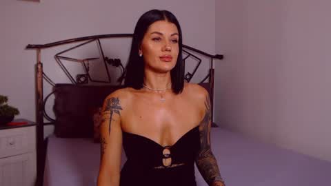 I V Y   online show from July 7, 2026, 7:29 pm