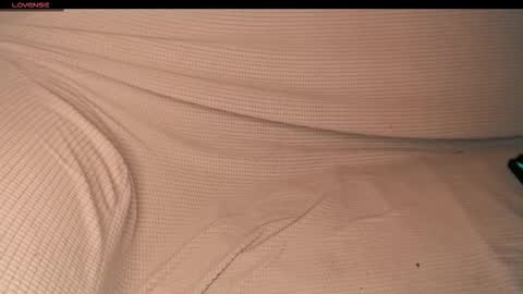 yzza_suave online show from December 18, 2025, 6:58 pm