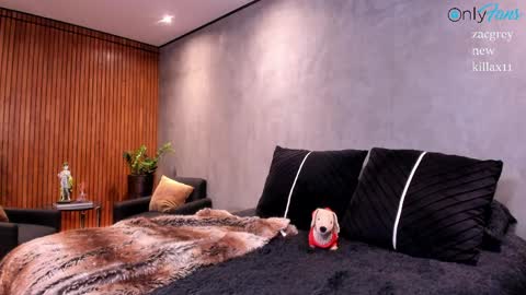 zacandmarcosmg_ online show from April 9, 2026, 2:44 am