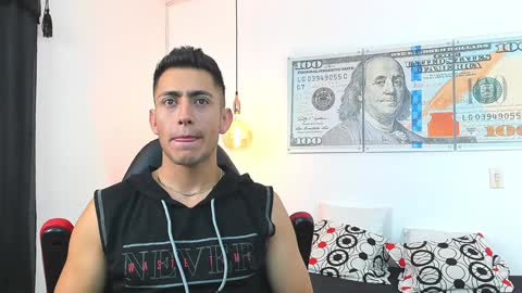 zachpri20 online show from December 19, 2024, 10:24 am