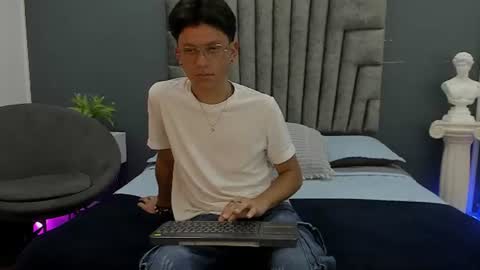 Snapshot of zack_dehaan chatting on June 19, 2026, 4:06 am Zack Dehaan online show from June 19, 2026, 4:06 am