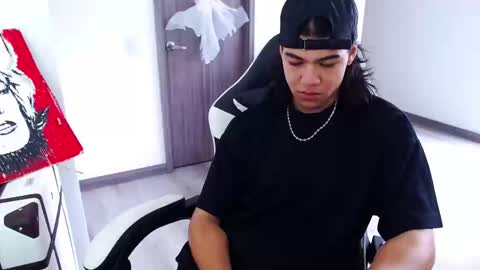 Snapshot of zackss_player chatting on October 15, 2025, 8:20 pm zackss_player online show from October 15, 2025, 8:20 pm