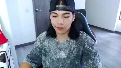 Snapshot of zackss_player chatting on October 16, 2025, 7:59 pm zackss_player online show from October 16, 2025, 7:59 pm