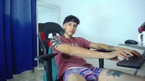 Snapshot of zacktk7 chatting on December 3, 2024, 2:25 am zack online show from December 3, 2024, 2:25 am