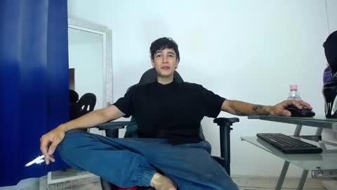 Snapshot of zacktk7 chatting on December 20, 2024, 2:19 am zack online show from December 20, 2024, 2:19 am