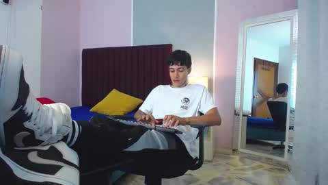 Snapshot of zacktk7 chatting on January 2, 2025, 3:40 pm zack online show from January 2, 2025, 3:40 pm