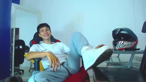 Snapshot of zacktk7 chatting on January 10, 2025, 12:06 am zack online show from January 10, 2025, 12:06 am