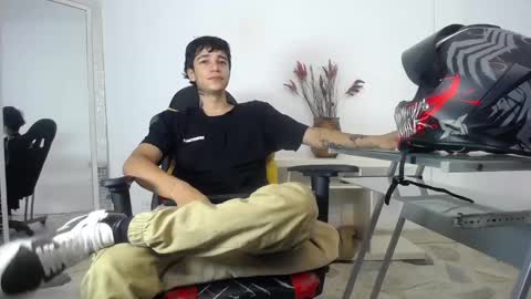 Snapshot of zacktk7 chatting on January 20, 2025, 7:14 pm zack online show from January 20, 2025, 7:14 pm