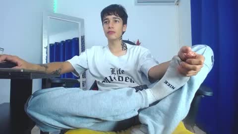 Snapshot of zacktk7 chatting on February 1, 2025, 5:05 pm zack online show from February 1, 2025, 5:05 pm