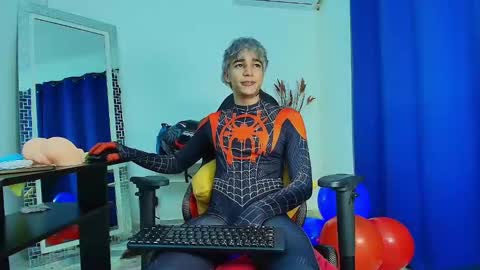 Snapshot of zacktk7 chatting on February 25, 2025, 12:36 am zack online show from February 25, 2025, 12:36 am