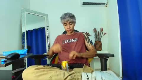 Snapshot of zacktk7 chatting on February 27, 2025, 8:20 pm zack online show from February 27, 2025, 8:20 pm