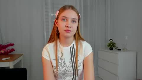 Marina online show from October 21, 2025, 1:01 pm