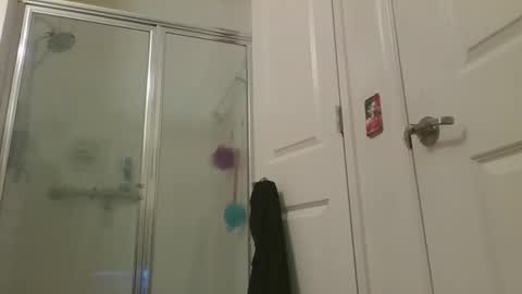 Snapshot of zaddypeg123 chatting on October 14, 2025, 9:43 am zaddypeg123 online show from October 14, 2025, 9:43 am