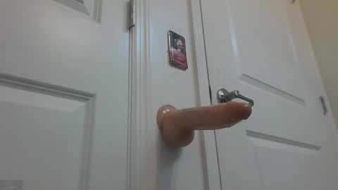 Snapshot of zaddypeg123 chatting on October 18, 2025, 5:21 am zaddypeg123 online show from October 18, 2025, 5:21 am