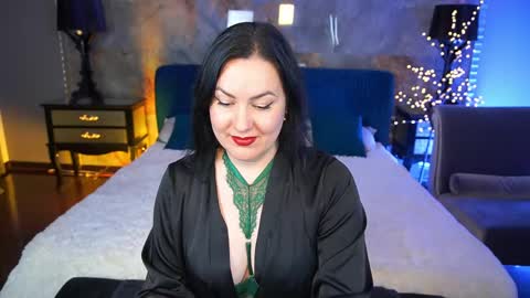 Zafiramoonn online show from May 16, 2026, 7:56 pm
