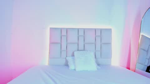 Zafiro Brown online show from October 24, 2025, 9:06 am