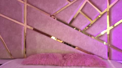 Claire  online show from November 13, 2025, 6:29 pm