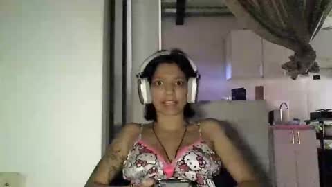 Zafiro online show from May 28, 2026, 2:03 pm