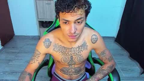 Snapshot of zafirocum chatting on March 16, 2026, 12:53 pm BiG Zafiro online show from March 16, 2026, 12:53 pm