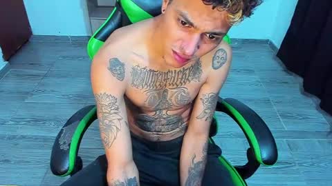 Snapshot of zafirocum chatting on April 3, 2026, 12:14 pm BiG Zafiro online show from April 3, 2026, 12:14 pm